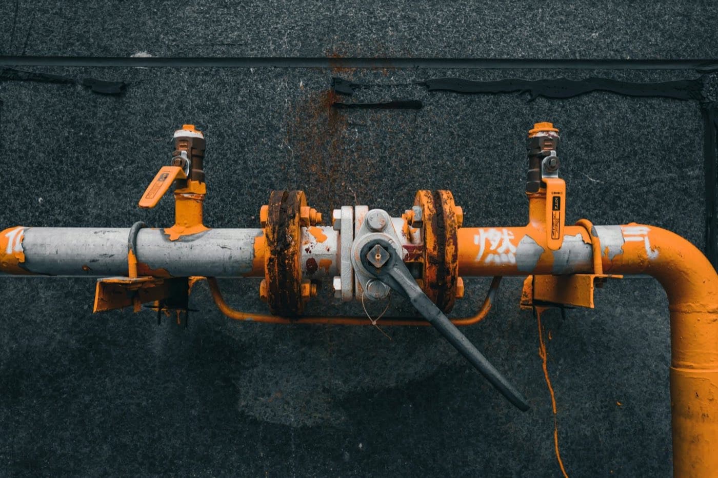 Industrial pipeline with valves and flanges