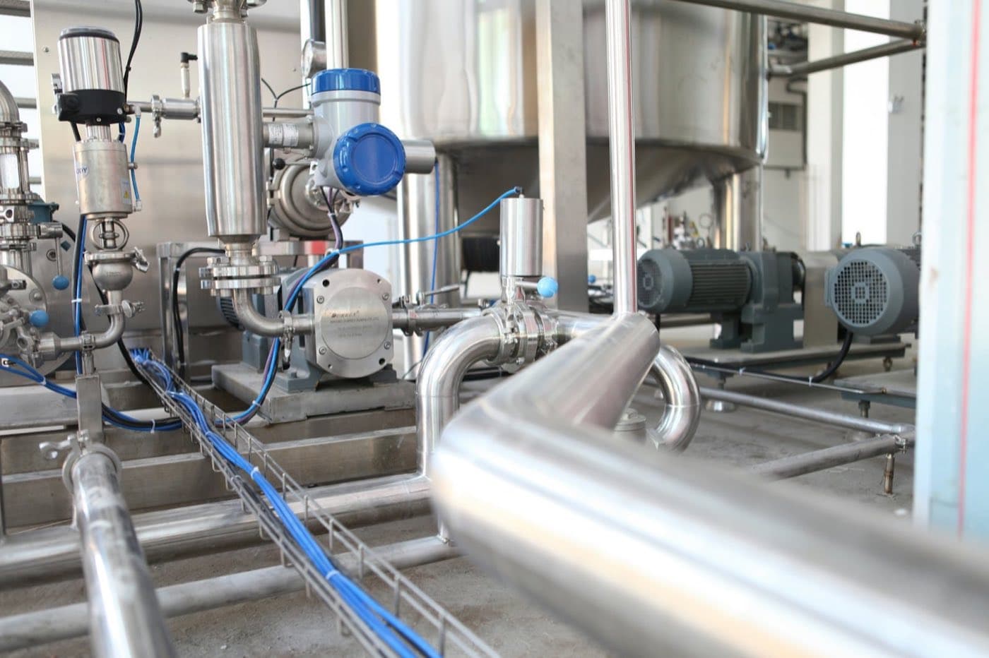 Stainless steel process equipment and pipework